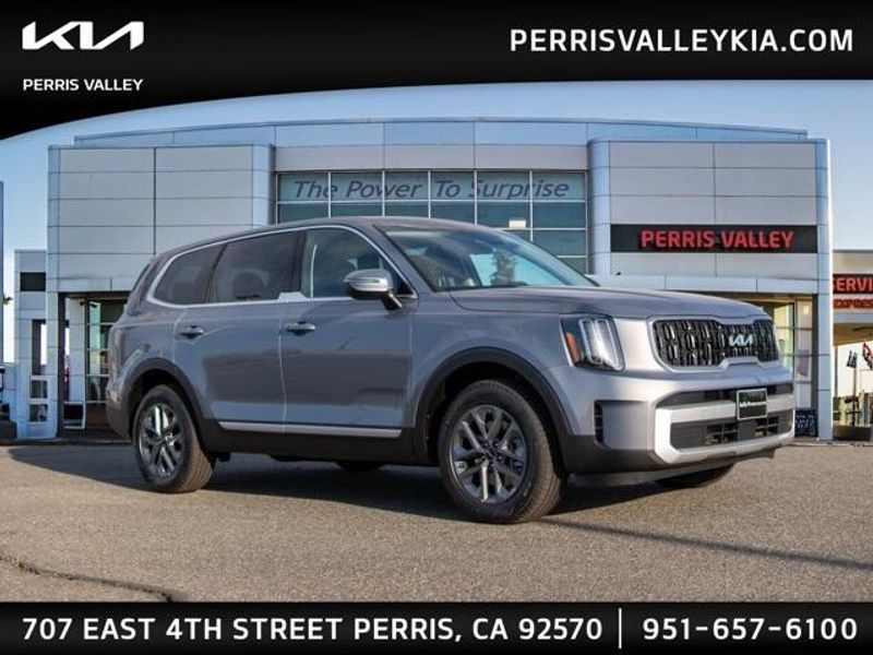 2025 Kia Telluride LXImage 1