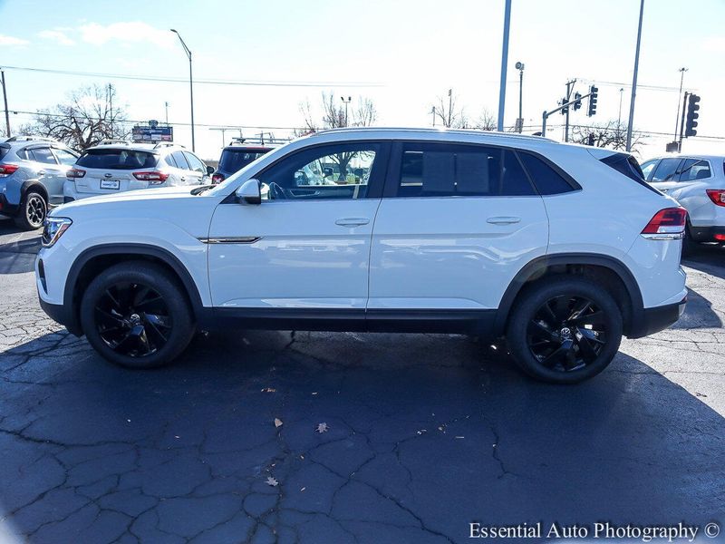 2025 Volkswagen Atlas Cross Sport SE Technology photo 3
