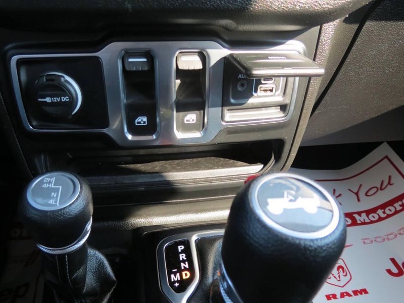 Used 2025 Jeep Wrangler Sport S 4x4 2dr SUVImage 19