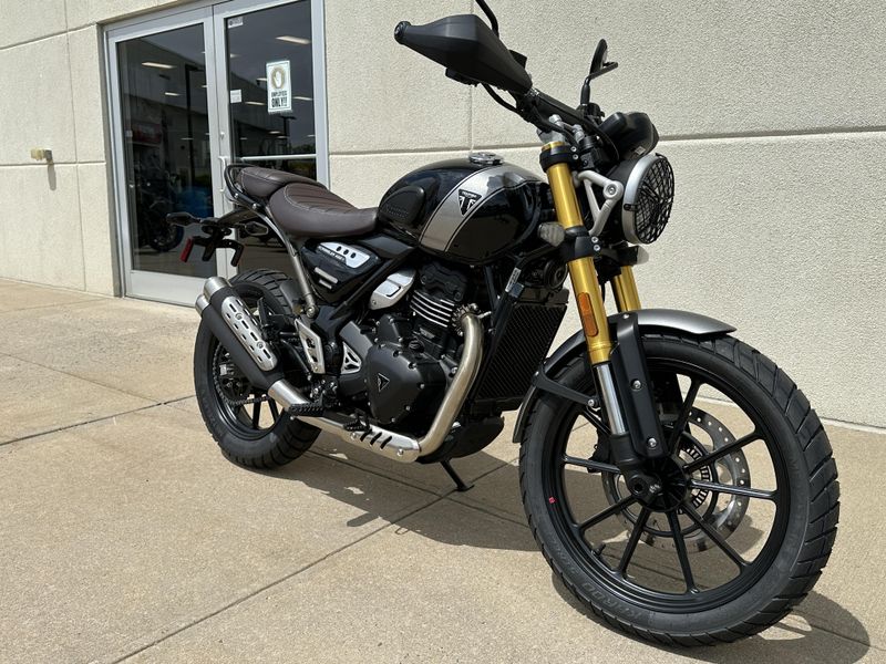 2025 Triumph SCRAMBLER 400 XImage 1
