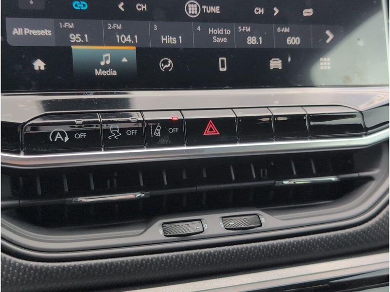 New 2026 Jeep Compass Latitude Altitude 4x4Image 15