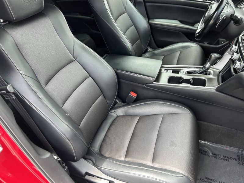 Used 2018 Honda Accord Sedan SportImage 11