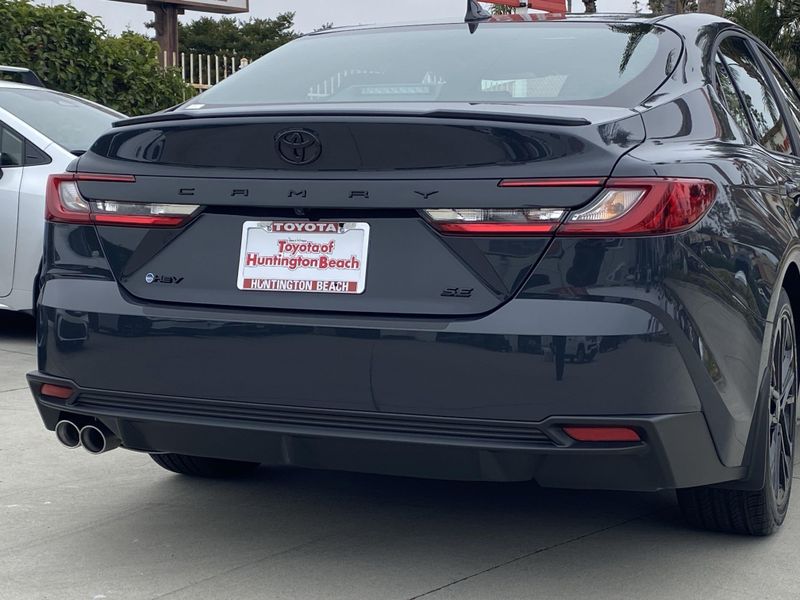 New 2025 Toyota Camry SEImage 4