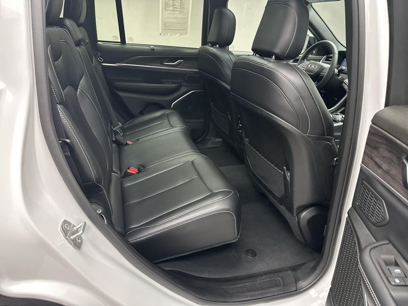 Used 2025 Jeep Grand Cherokee LimitedImage 11