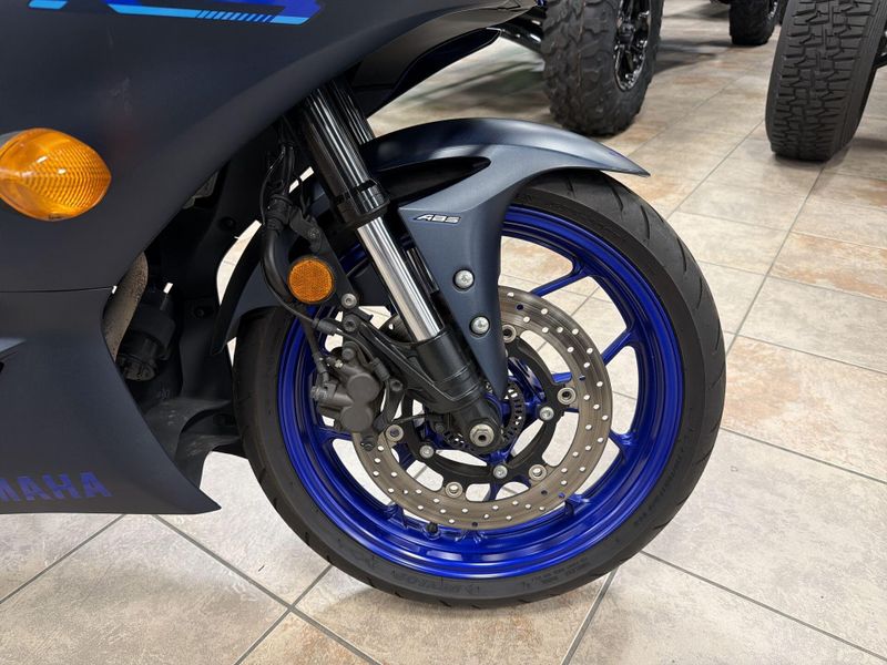 Used 2023 Yamaha YZF-R3 ABS Image 19