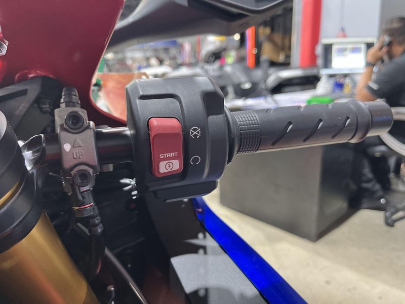 New 2025 Honda CBR1000RR-R FIREBLADE SP Image 22