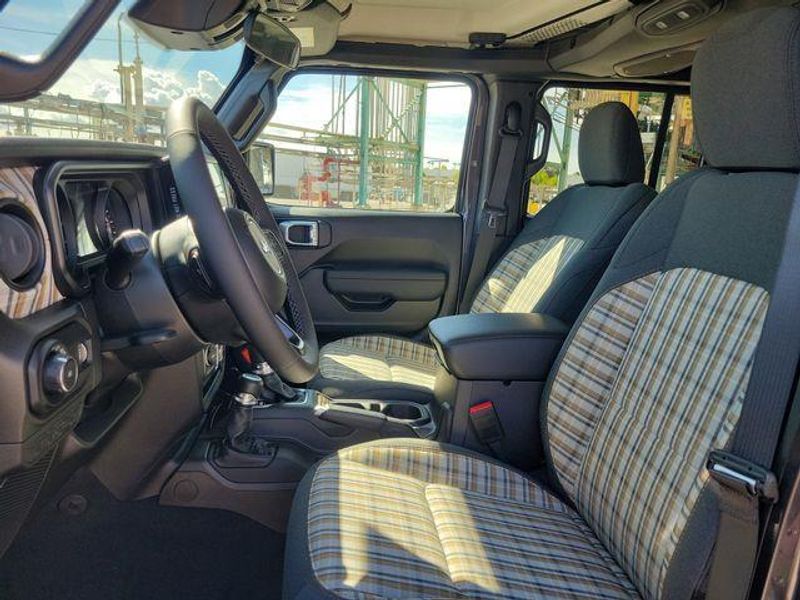 New 2026 Jeep Wrangler 4-door 85th Anniversary Edition