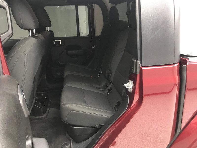2022 Jeep Gladiator Willys photo 14