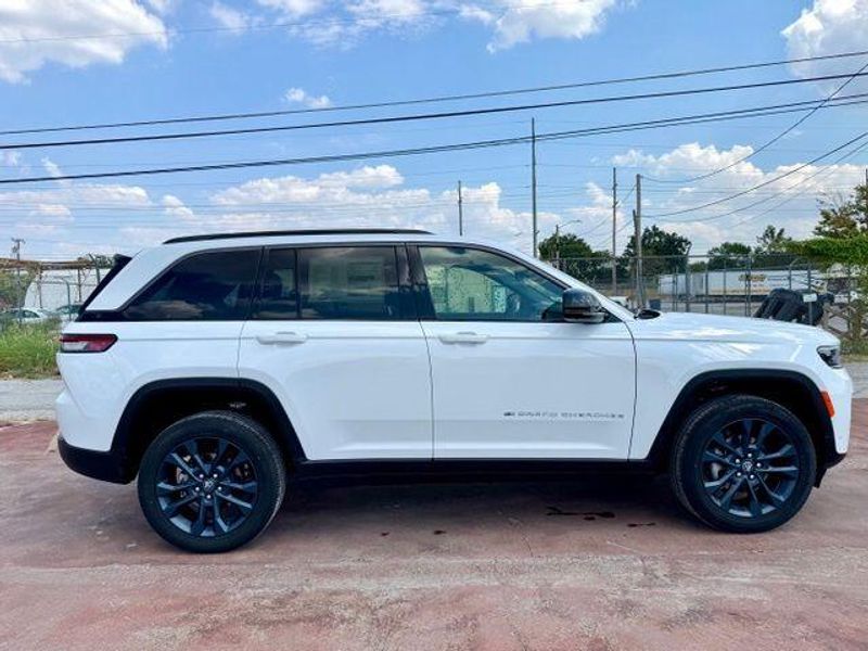 New 2026 Jeep Grand Cherokee 85th Anniversary Edition 4x4Image 4
