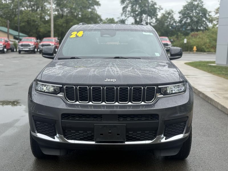 Used 2024 Jeep Grand Cherokee L Laredo