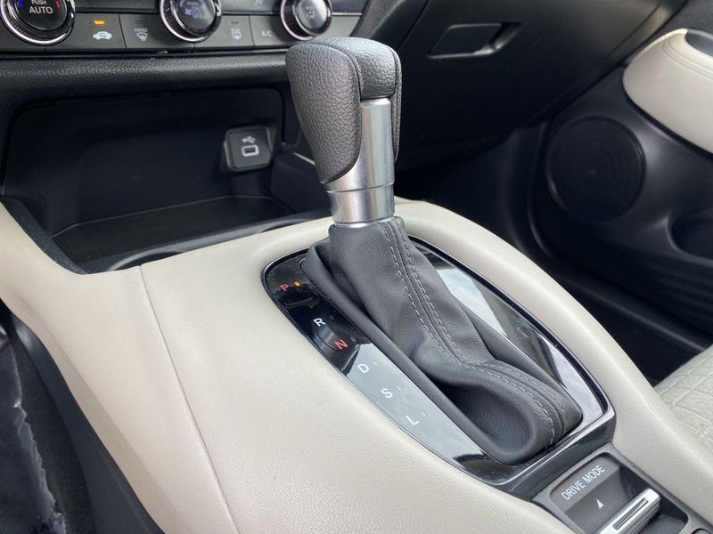 Used 2025 Honda HR-V LXImage 24