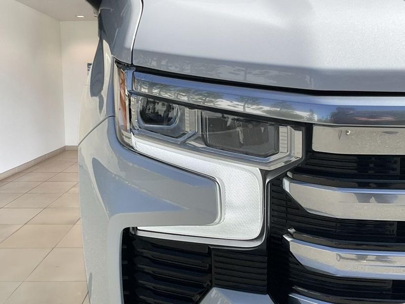 2023 Chevrolet Silverado 1500 High CountryImage 12