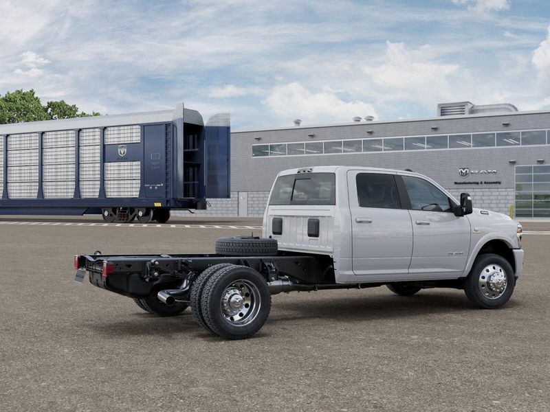 New 2026 RAM 4500 Big Horn Chassis Crew Cab 4x4 60