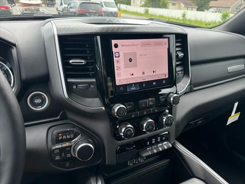 2025 RAM 1500 Big Horn Crew Cab 4x4 5
