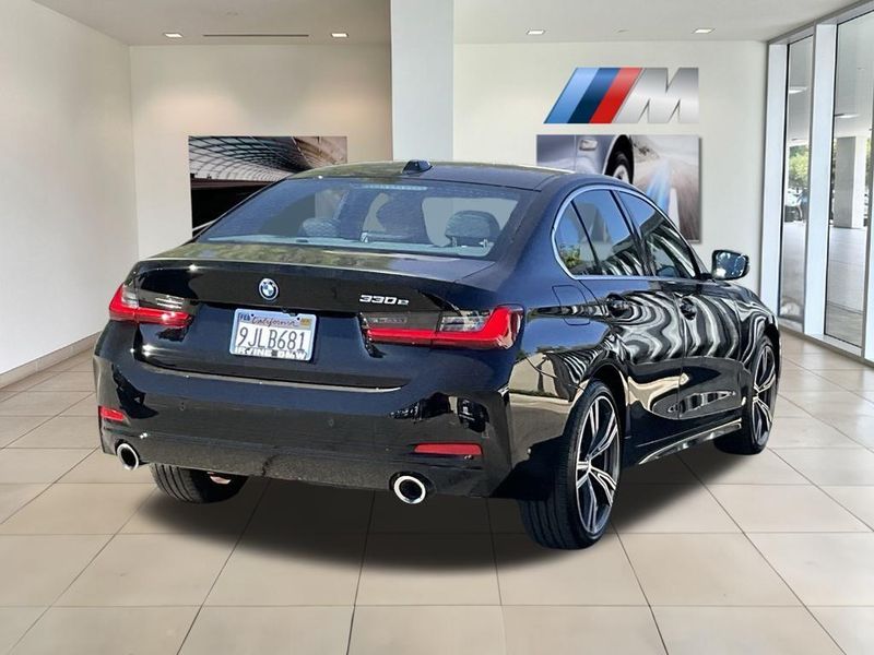 2024 BMW 3 Series 330e iPerformanceImage 7