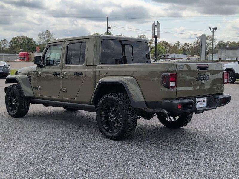 2025 Jeep Gladiator Nighthawk 4x4Image 3