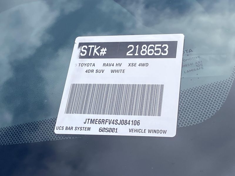 New 2025 Toyota RAV4 Hybrid XSEImage 21