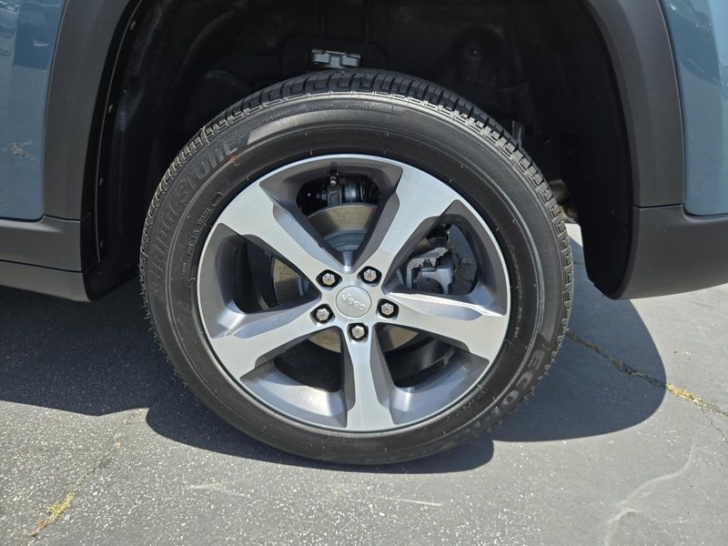 New 2026 Jeep Grand Cherokee Limited 4x2