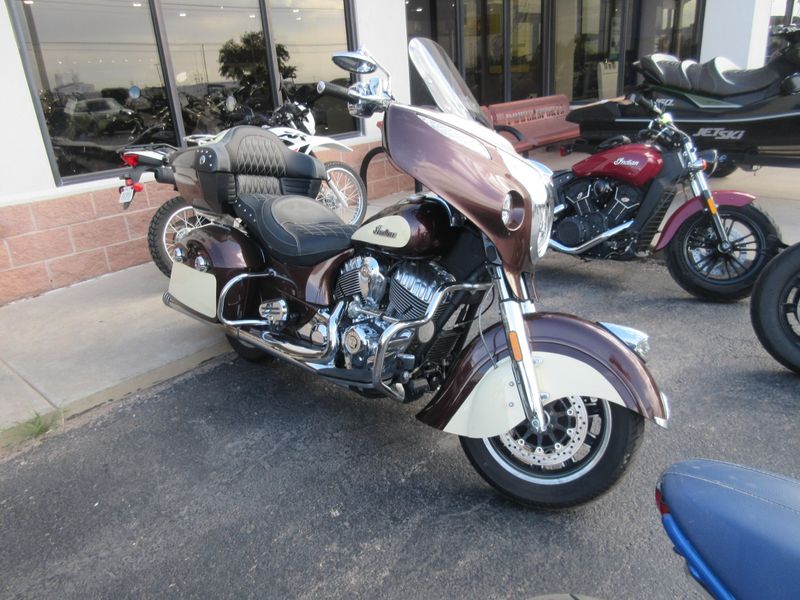 USED 2017 INDIAN MOTORCYCLE ROADMASTER Image 1