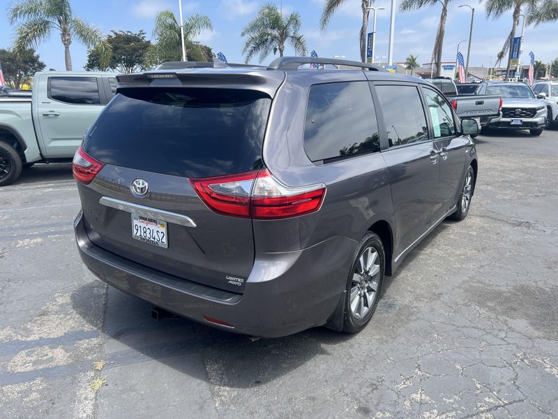 Used 2020 Toyota Sienna LimitedImage 5