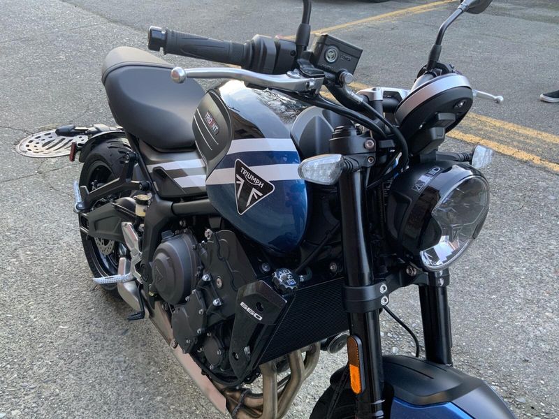 2025 Triumph TRIDENT 660