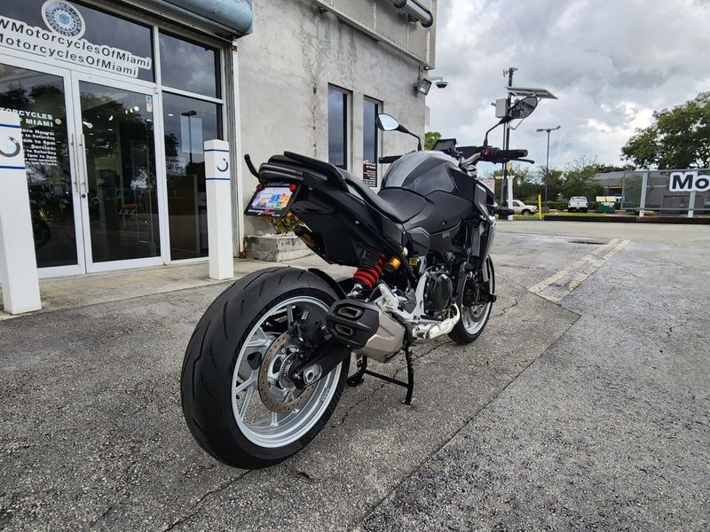 Used 2021 BMW F 900 R Image 11