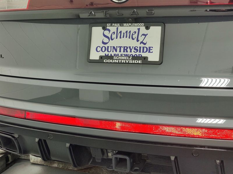 Used 2025 Volkswagen Atlas Cross Sport SEL R-Line Black AWD w/Sunroof/NavImage 13