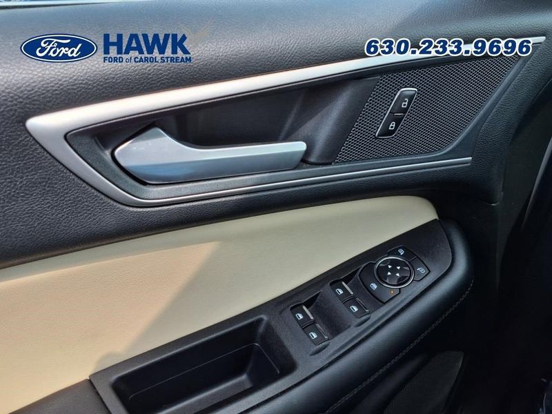 2024 Ford Edge SEL photo 12