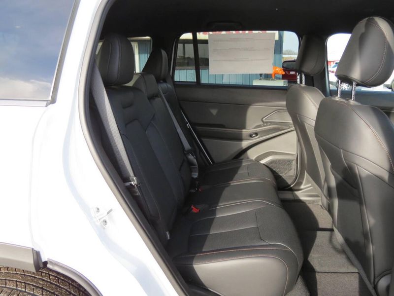 New 2026 Jeep Cherokee Limited 4x4Image 9