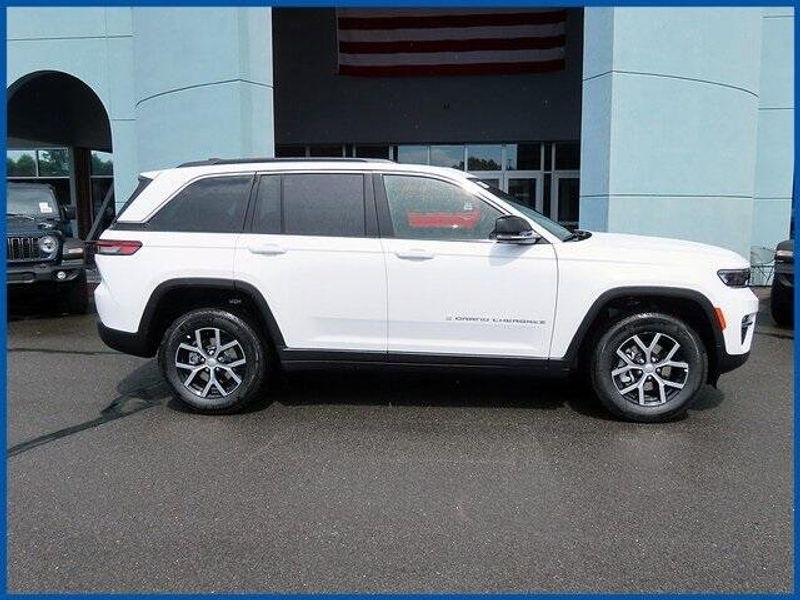 New 2025 Jeep Grand Cherokee LimitedImage 2