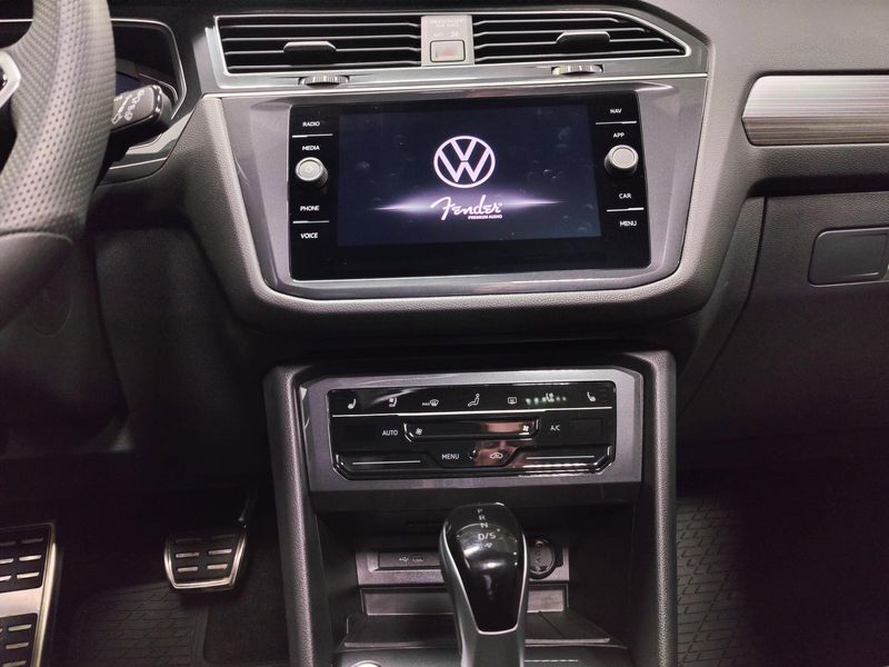 Used 2024 Volkswagen Tiguan AWD SEL R-Line w/Sunroof/NavImage 27