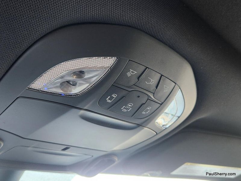 New 2027 Chrysler Pacifica Select