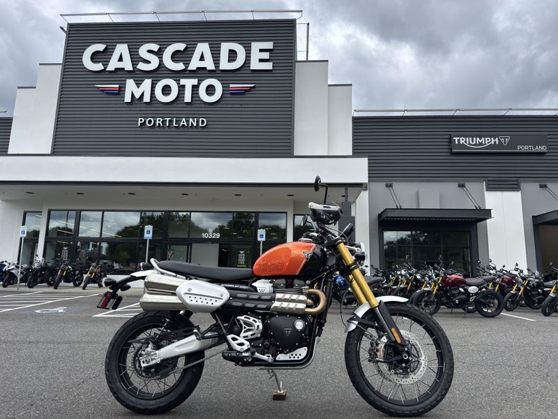2025 Triumph Scrambler 1200 XE - BAJA ORANGE - PHANTOM BLACK 
