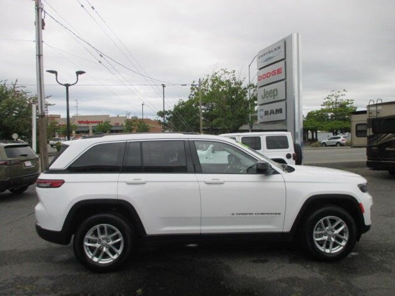 Used 2023 Jeep Grand Cherokee LaredoImage 6