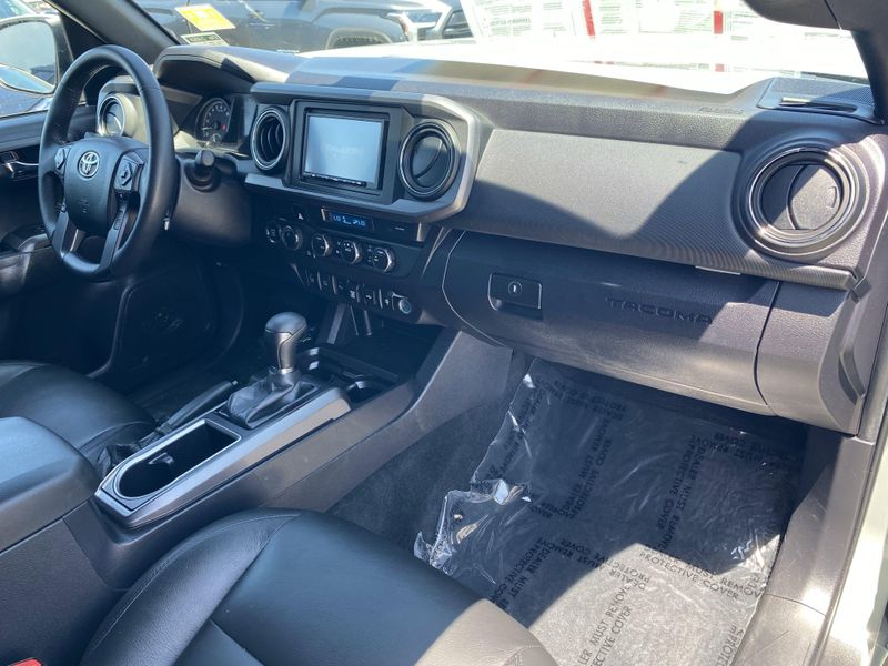 Used 2022 Toyota Tacoma TRD Off-RoadImage 9