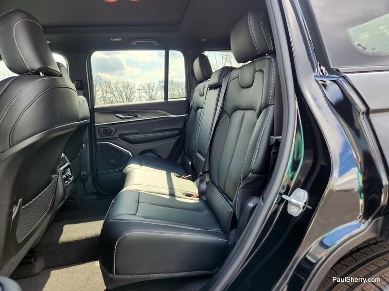 New 2026 Jeep Grand Cherokee Limited 4x4