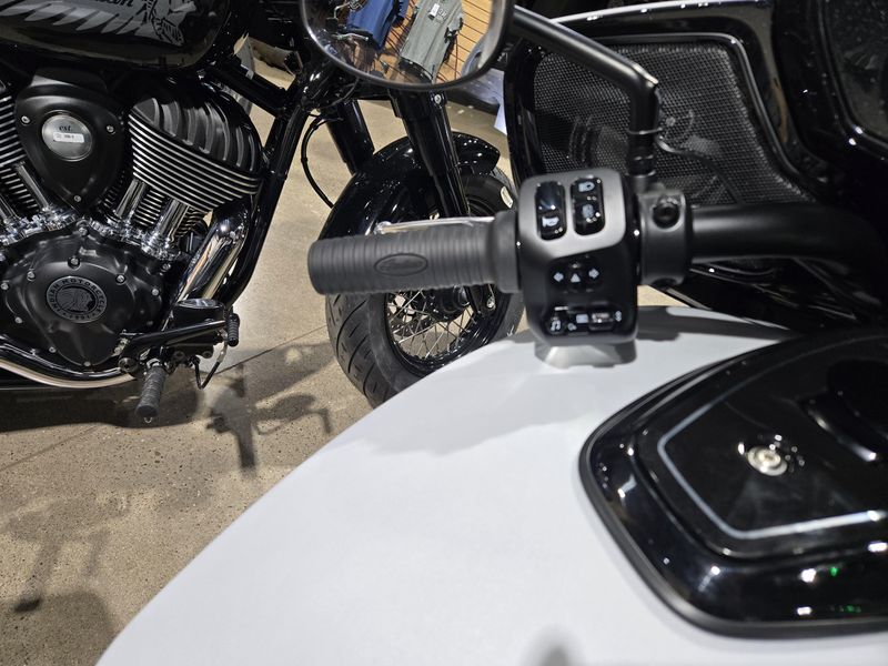 NEW 2025 INDIAN MOTORCYCLE CHIEFTAIN POWERPLUS DARK HORSE 112 RA Image 13