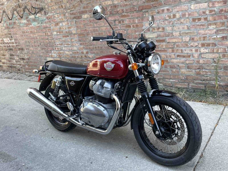 2023 Royal Enfield Twins INT650 in a Canyon Red exterior color. Motoworks Chicago 312-738-4269 motoworkschicago.com 