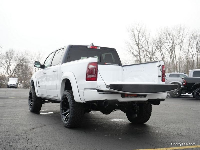 2022 RAM 1500 Laramie Crew Cab 4x4 5