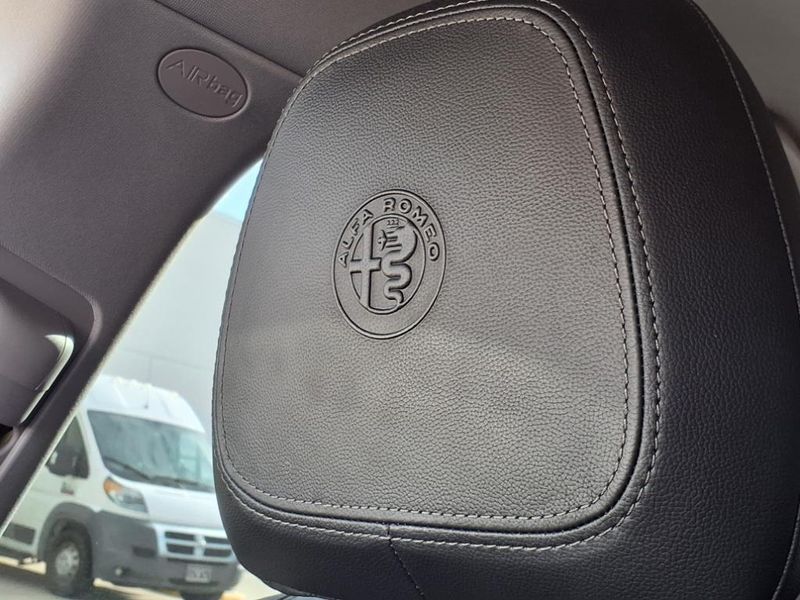2018 Alfa Romeo Stelvio Image 26