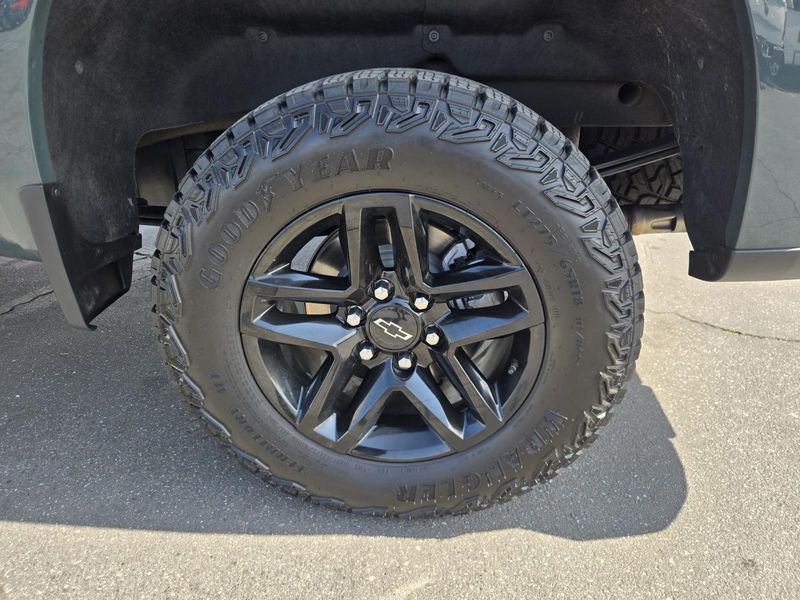 Used 2025 Chevrolet Silverado 1500 4WD Crew Cab 147 Custom Trail Boss