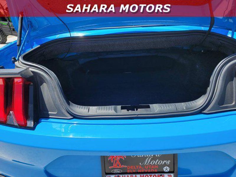 2022 Ford Mustang Convertible photo 5