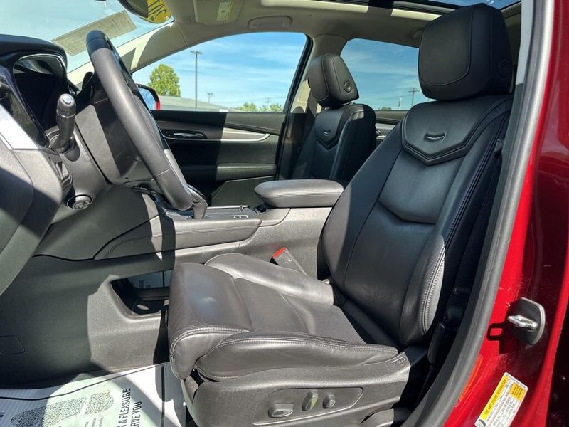 2017 Cadillac XT5 Premium Luxury photo 14