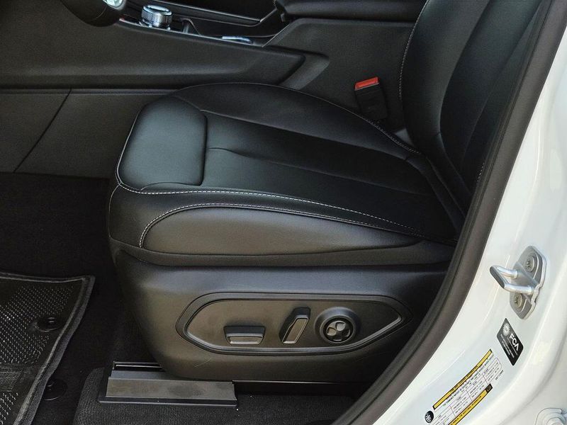 2025 Jeep Grand Cherokee L Limited 4x4Image 23