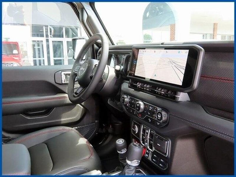 New 2025 Jeep Wrangler Rubicon XImage 8