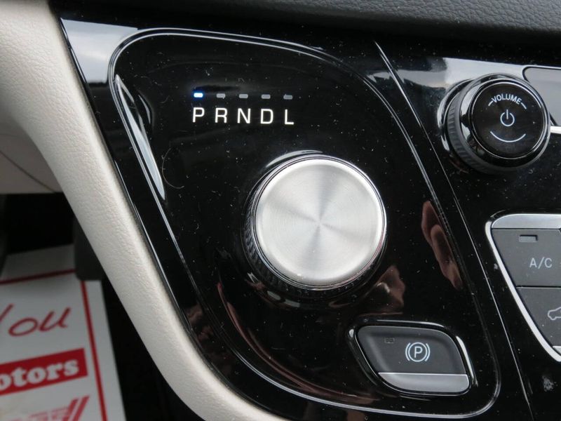 Used 2023 Chrysler Voyager LX 4dr Mini VanImage 19