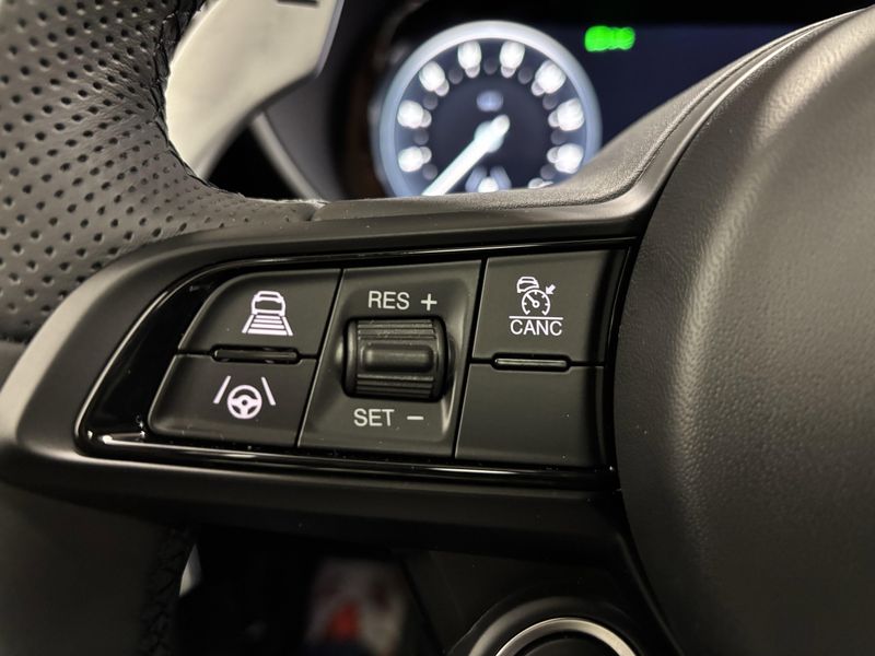 New 2025 Alfa Romeo Giulia AwdImage 16