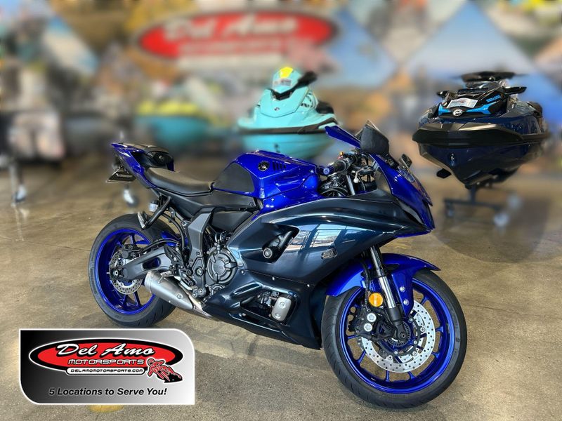 2024 Yamaha YZF-R7 Image 1