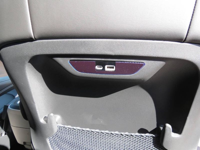 New 2026 Chrysler Voyager LxImage 5