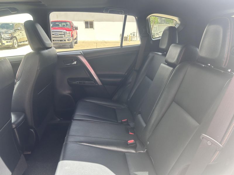2016 Toyota RAV4 SEImage 13